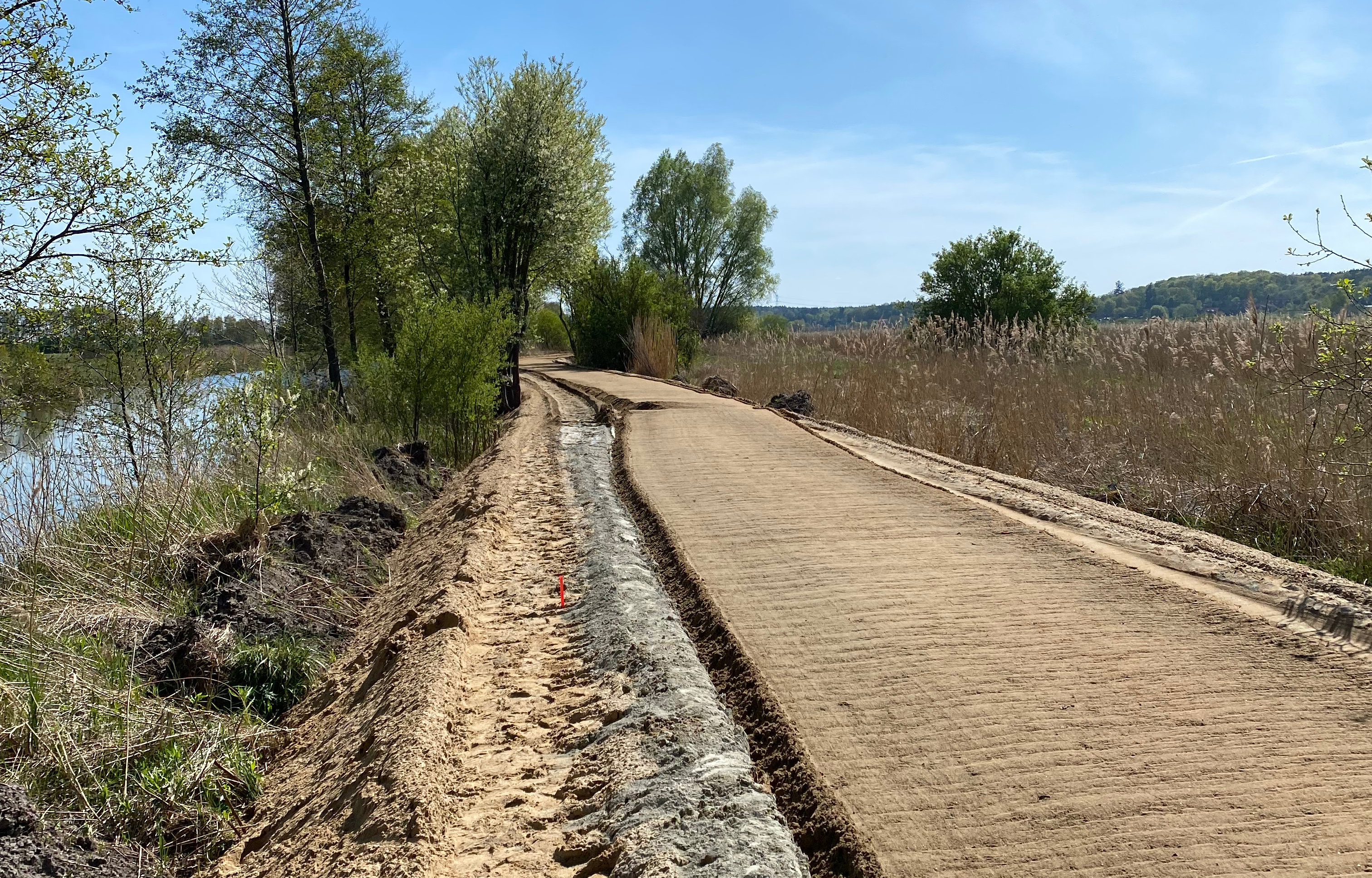 Mit dem Betonbike am Störkanal